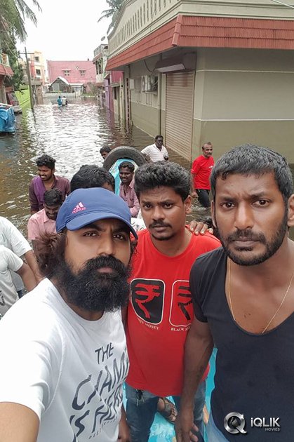 Celebs-at-Chennai-Flood-Relief-Activities